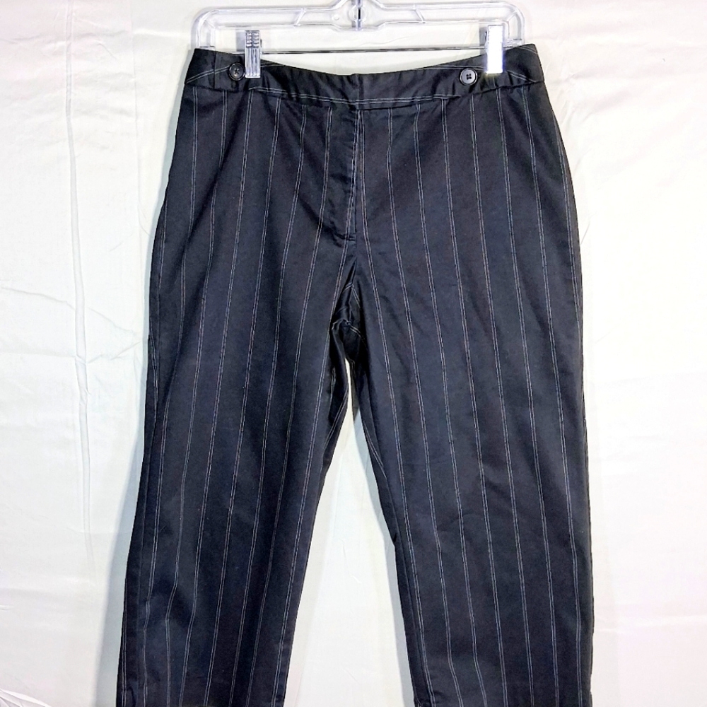 Worthington Women's Size 6 Black Striped Stretch Capris Pants Pinstripe
